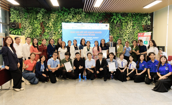 Tương lai nghề nghiệp trong kỷ nguyên AI: Những góc nhìn từ Talkshow tại Đại học Kinh tế - Luật (UEL)
