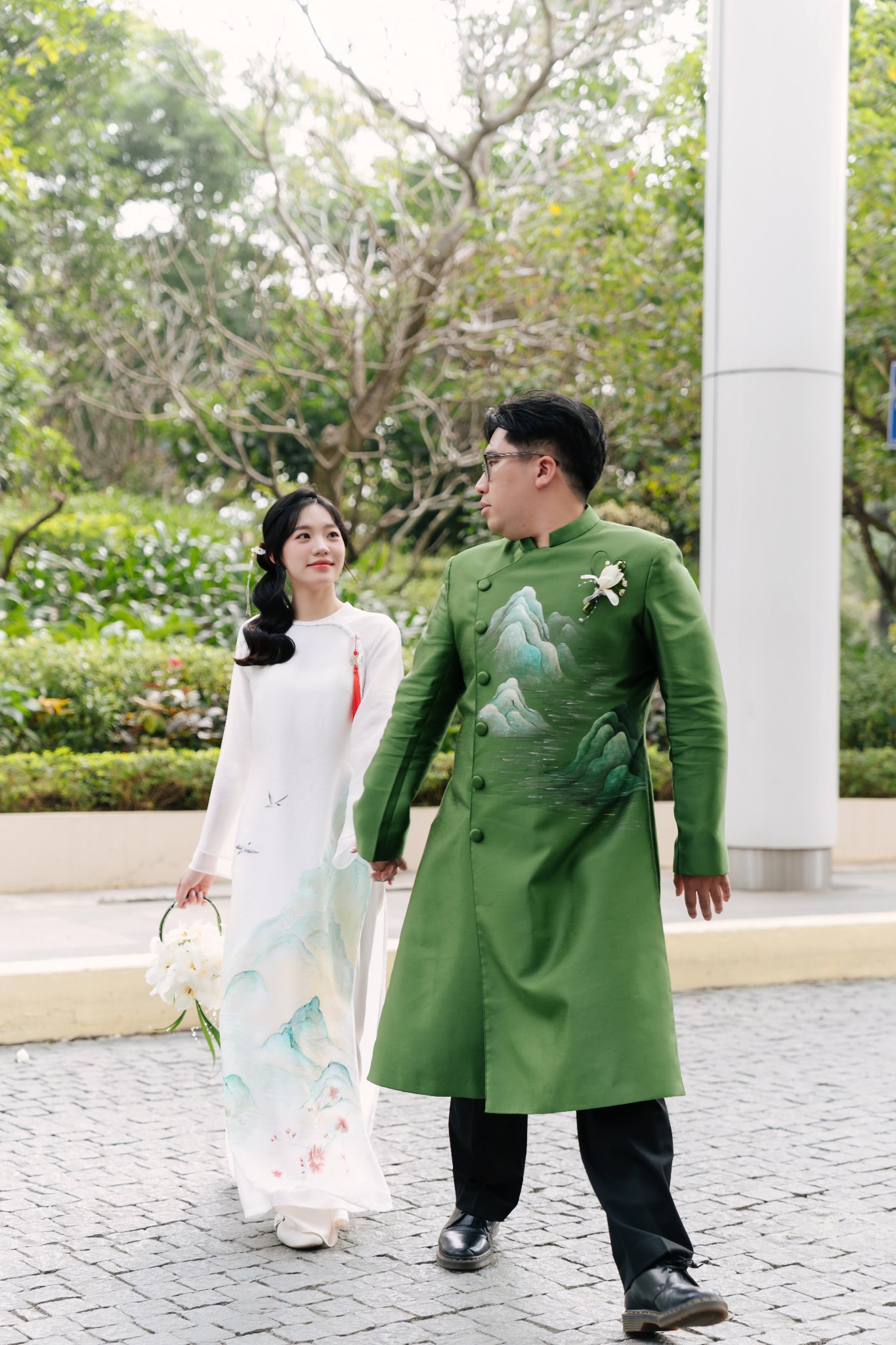 Áo dài cưới Sơn Thủy - Bức tranh tình yêu nảy nở giữa thiên nhiên và cuộc đời