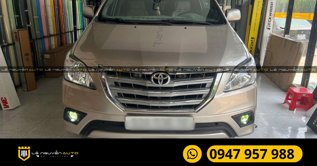 Nên chọn nhiệt màu nào cho Toyota Innova?