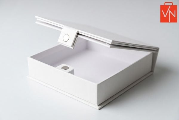 Magnetic closure luxury paper box for high-end cosmetics
