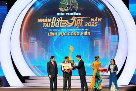 Anh hùng lao động Nguyễn Quang Mâu tự hào nhận Giải Cống hiến - Giải thưởng Nhân tài Đất Việt 2025