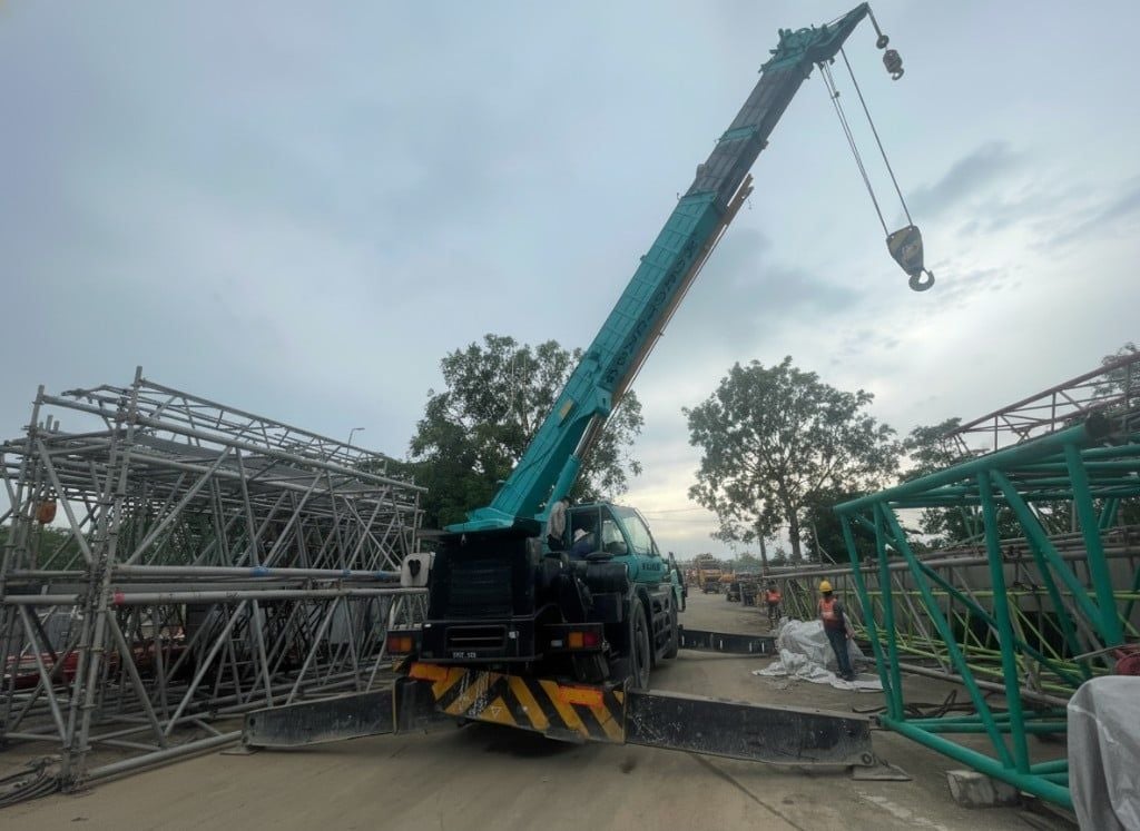 Xe cẩu bánh lôp 50 tấn Kobelco RK500-2 (2005) nhập khẩu từ Nhật Bản