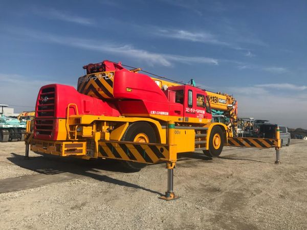 Thực tế cẩu lốp Kato 50 tấn KR50H đời 2005
