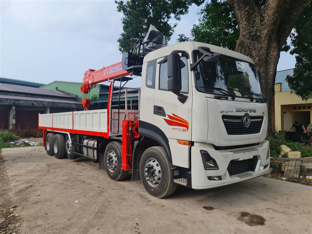 Xe dongfeng 5 chân gắn cẩu 12 tấn Kanglim
