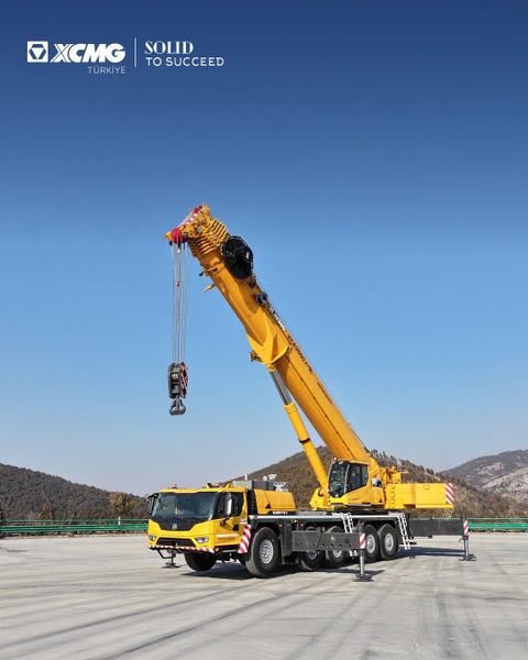 Cẩu bánh lốp 250 tấn XCMG XCA250H