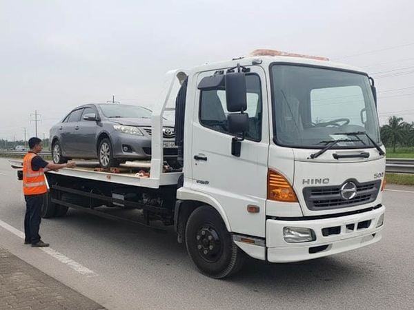 Xe cứu hộ giao thông Hino