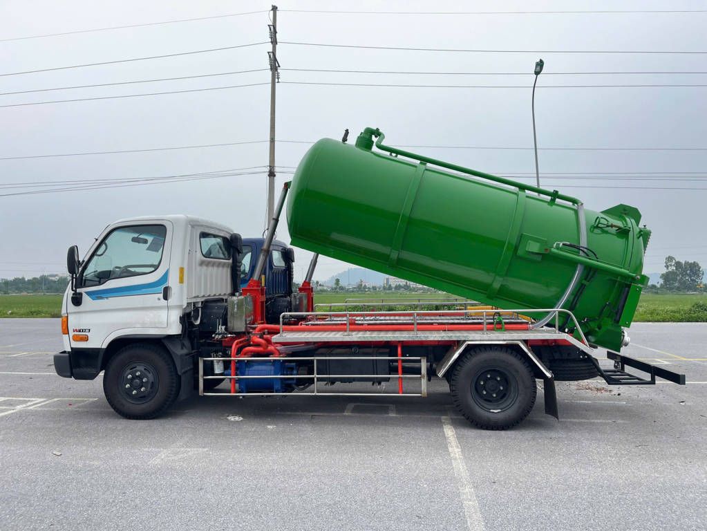 Giá  Xe Hút Chất Thải Hyundai 6 Khối Mighty W11S