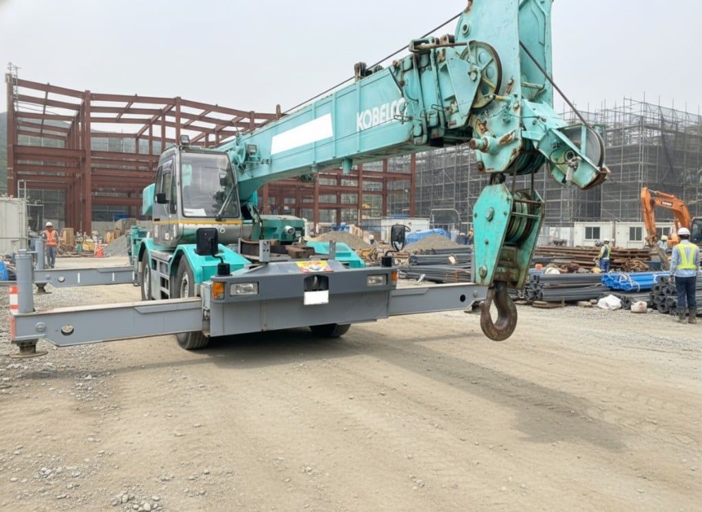 Bán Cẩu lốp 25 tấn cũ Kobelco RK250-3 đời 1996 Nhập Nhật