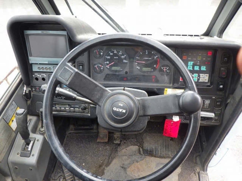 Cẩu lốp 25 tấn  Kato KR-25H-V6  2007