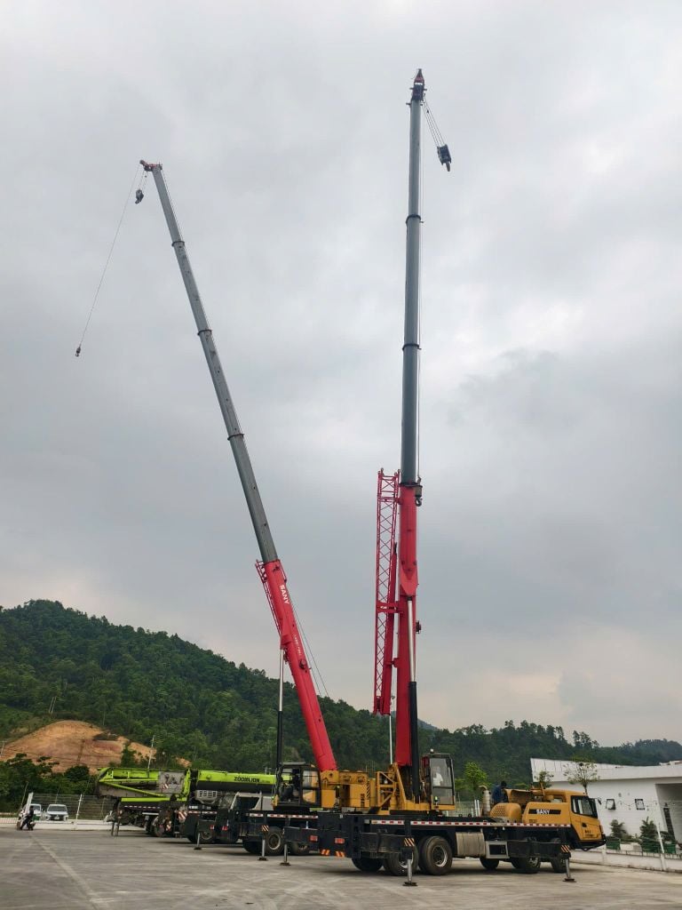 Việt Nhật bán Cẩu 40 tấn lốp Sany STC400E5