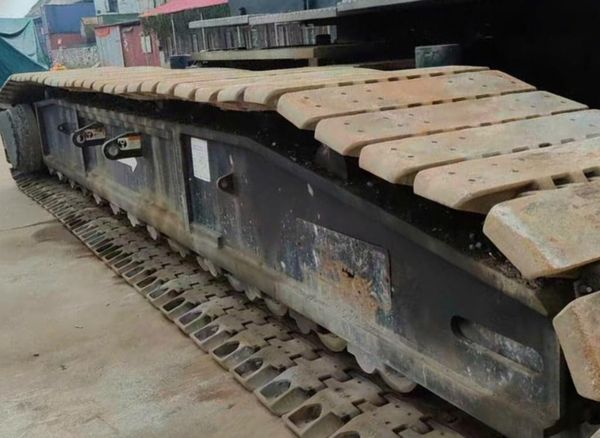 Thiết bị Cẩu Bánh Xích SANY SCC2000 200 Tấn Cũ 2017