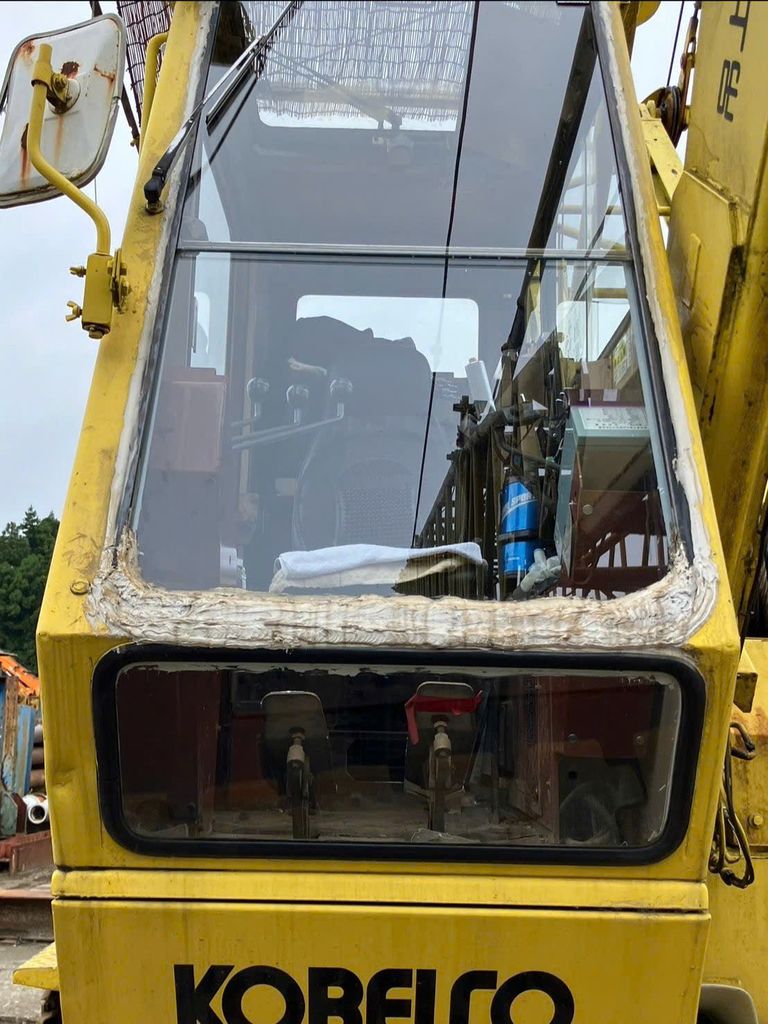 ngoại hình cau-banh-xich-kobelco-7055-cu-1991
