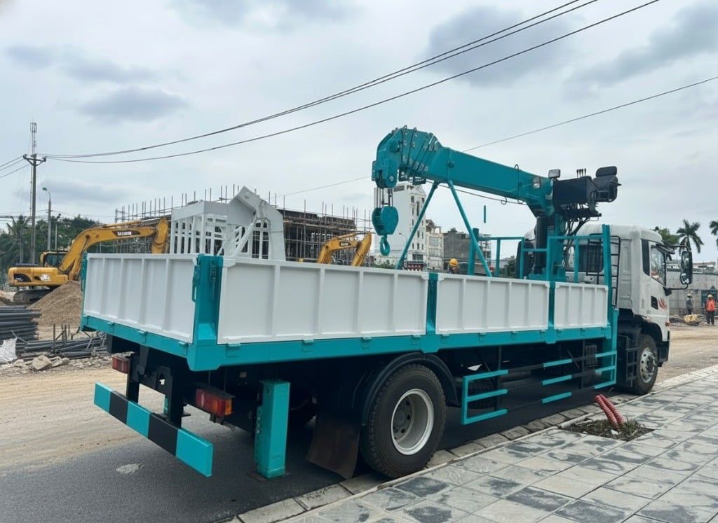 Cẩu Hyundai HLC-7016  6 tấn