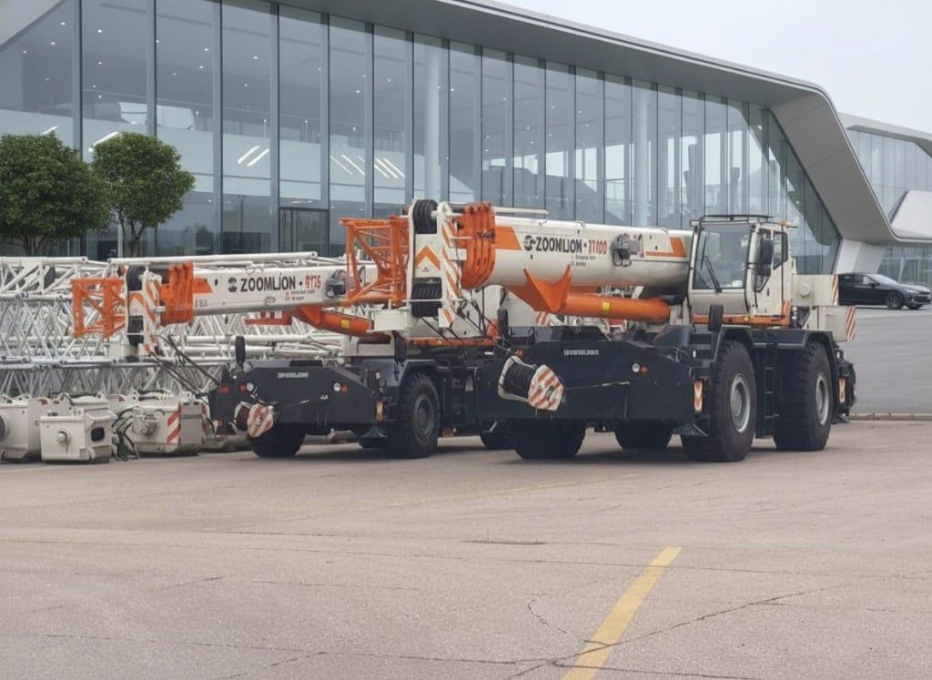 Thanh lý cặp Cẩu Bánh Béo 35 Tấn Cũ Zoomlion RT35 Đời 2015