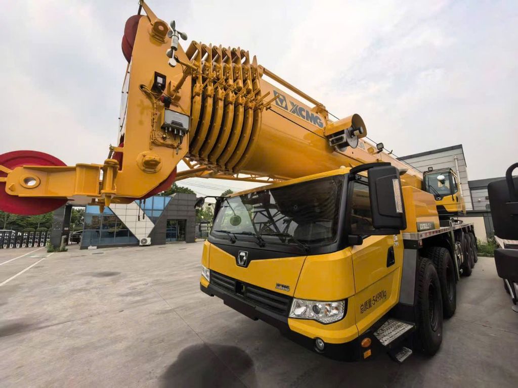 Cẩu lốp XCMG 130 Tấn Đời 2023 (Giá Cũ)