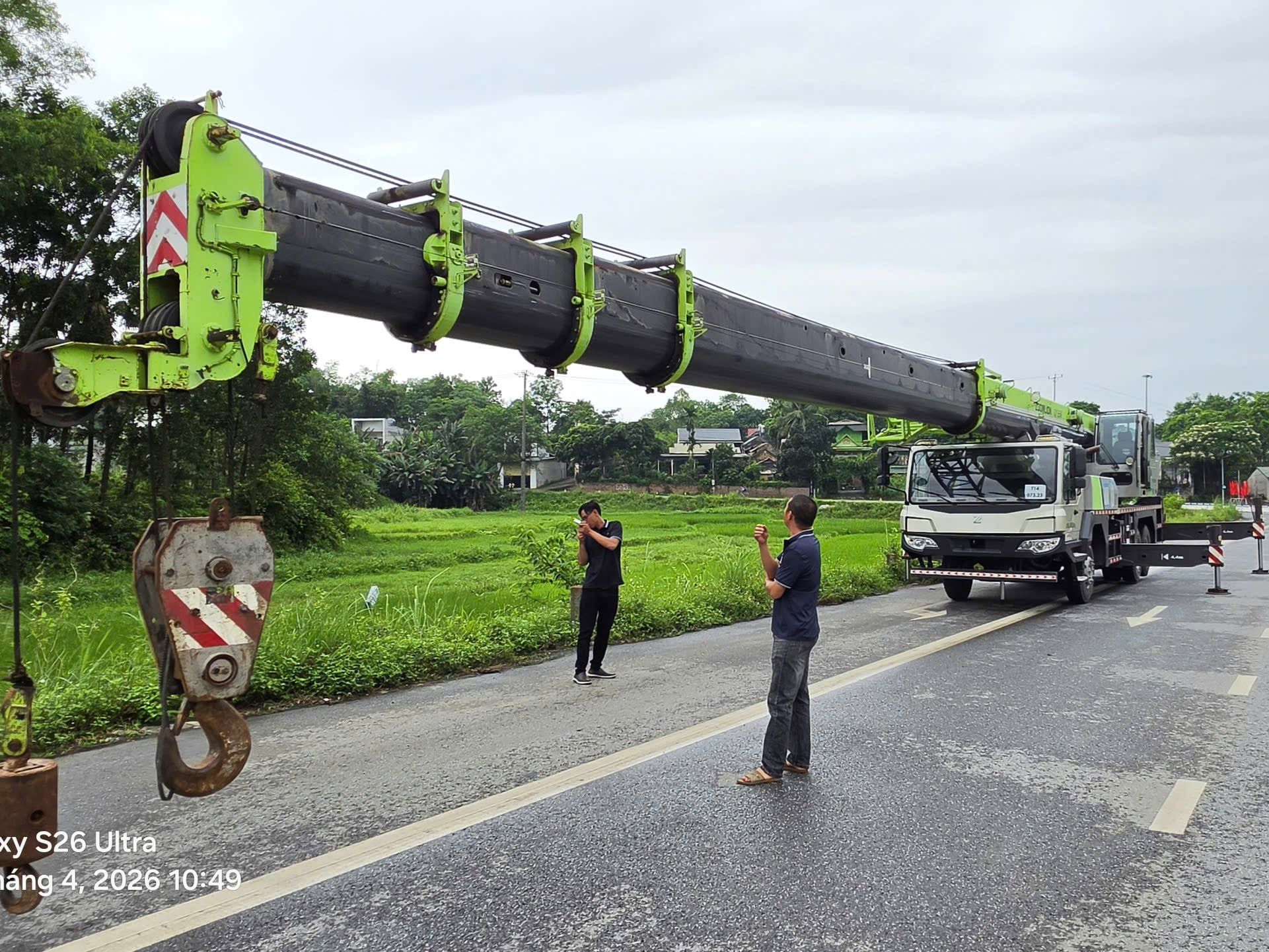 Cẩu lốp 35 tấn Zoomlion QY35V đời 2018