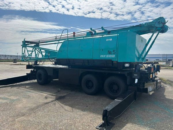Hinh thực Tế Với Kobelco MK500 Cẩu Lốp Cần Giàn Kobelco MK500 50 tấn đời 2003