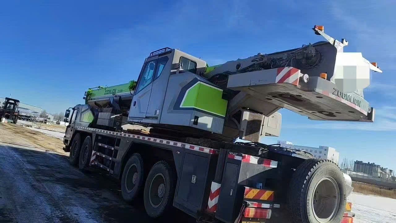 Cẩu lốp Zoomlion 80 tấn