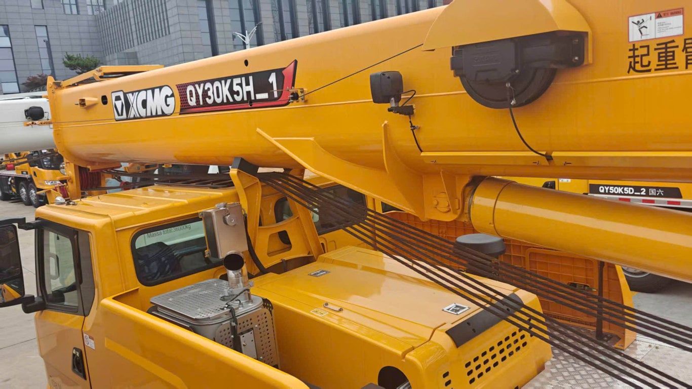 Xe cẩu XCMG QY30K5H tải trọng nâng 30 tấn