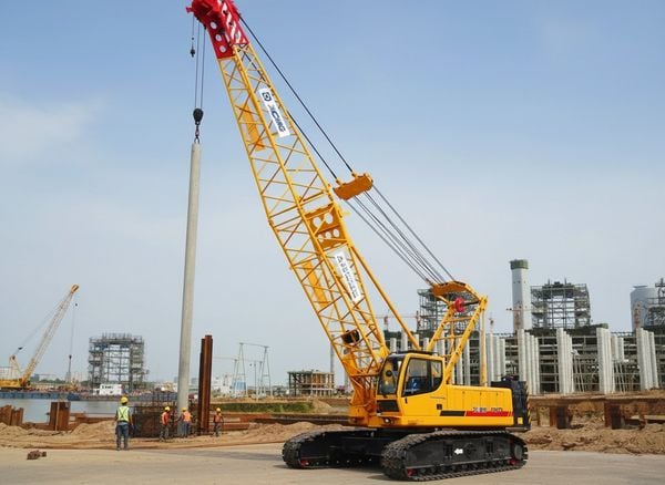 Cẩu bánh xích XCMG XGC150
