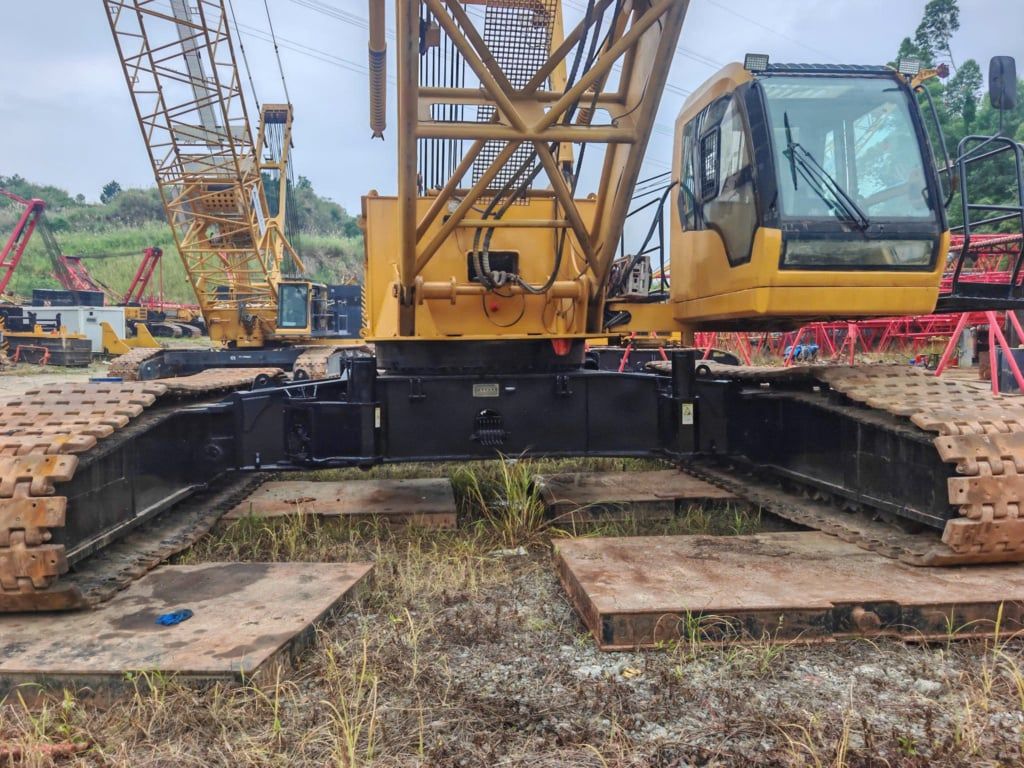 Tổng thể máy XCMG XGC130-I Cẩu xích 130 tấn XCMG đời 2016 nhập khẩu Trung Quốc
