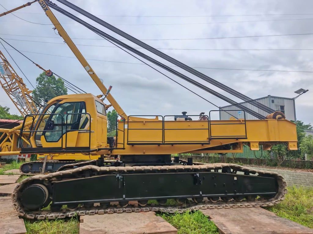 Cẩu xích 130 tấn XCMG đời 2016 nhập khẩu Trung Quốc