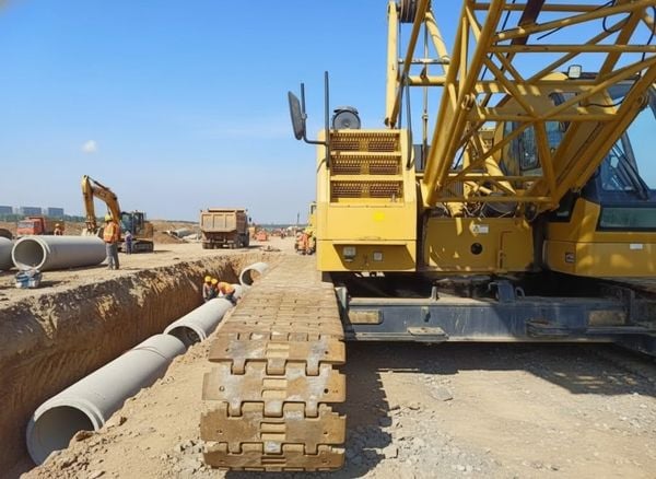 Cẩu Bánh Xích Cũ 55 Tấn XCMG XGC55 2019