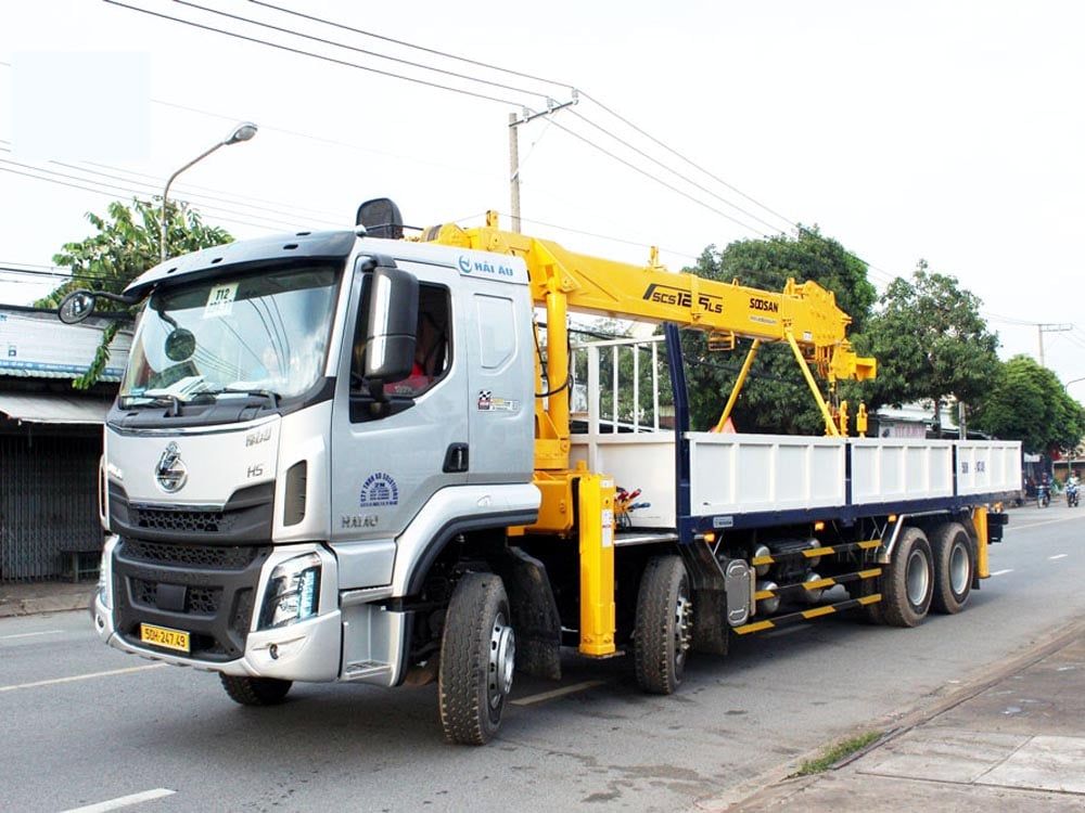 Chenglong LZ1310 gắn cẩu Soosan SCS1215LS 13 tấn