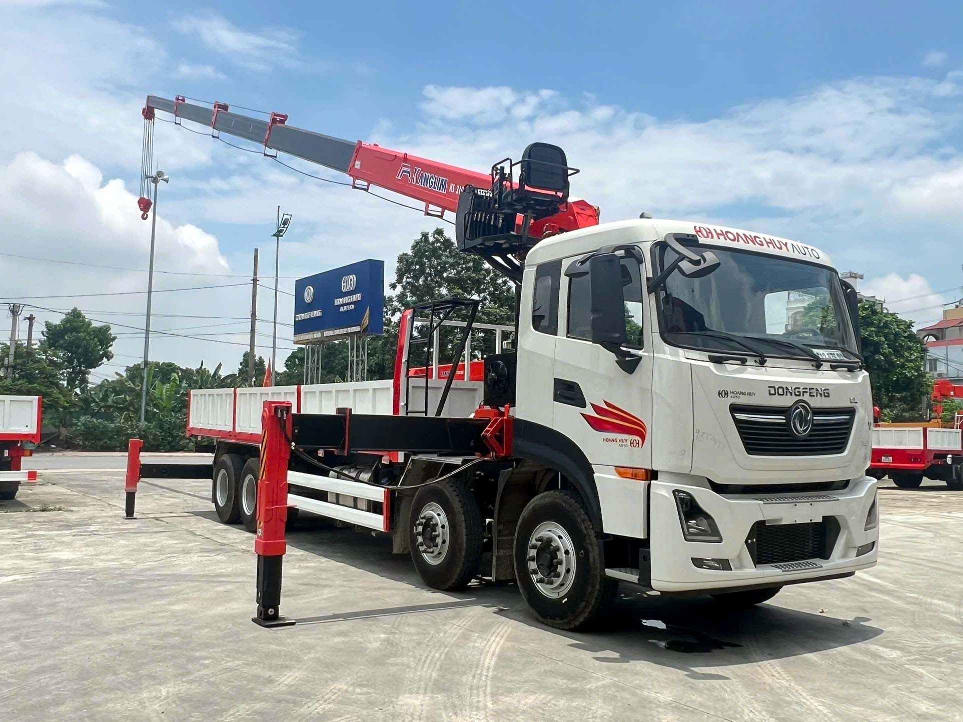 Dongfeng Hoàng Huy 4 chân 340HP (mã DFH1310A3) gắn cẩu thủy lực Kanglim KS3105 nhập khẩu Hàn Quốc