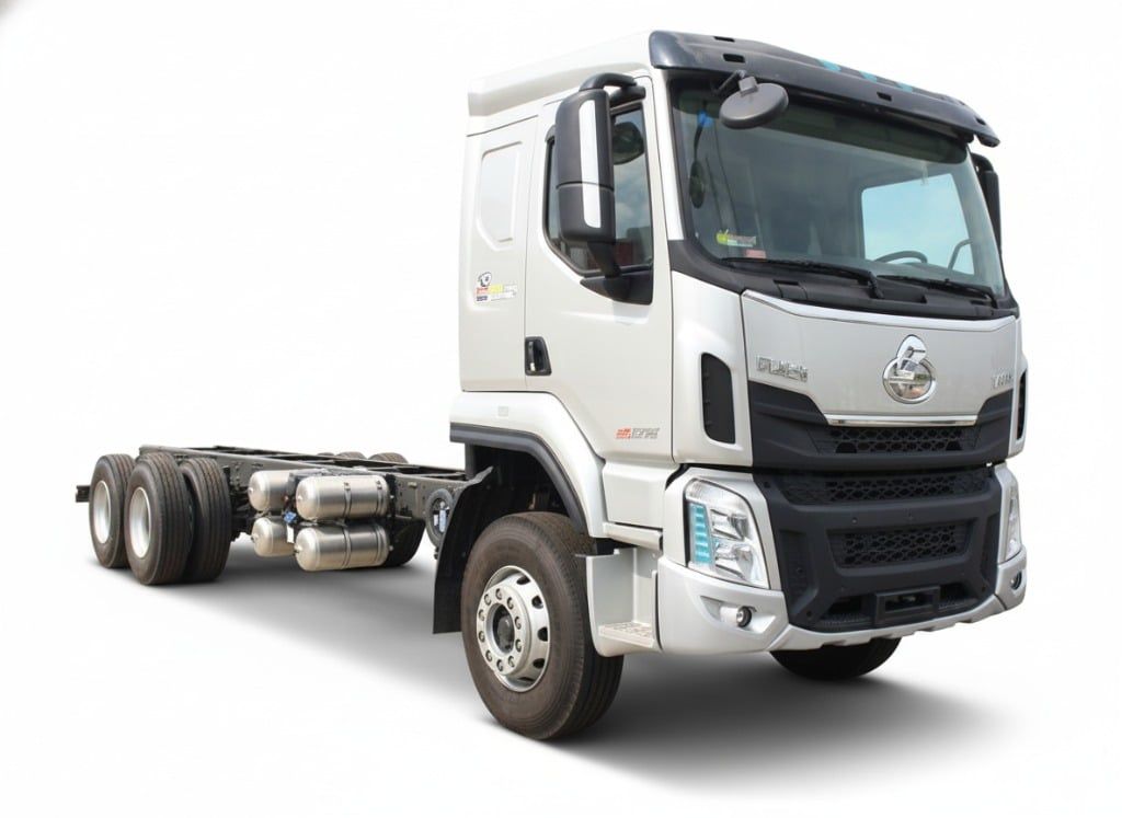 Xe chasssi - Cẩu Soosan SCS867 8T Chenglong – Cần 7 Khúc 25m