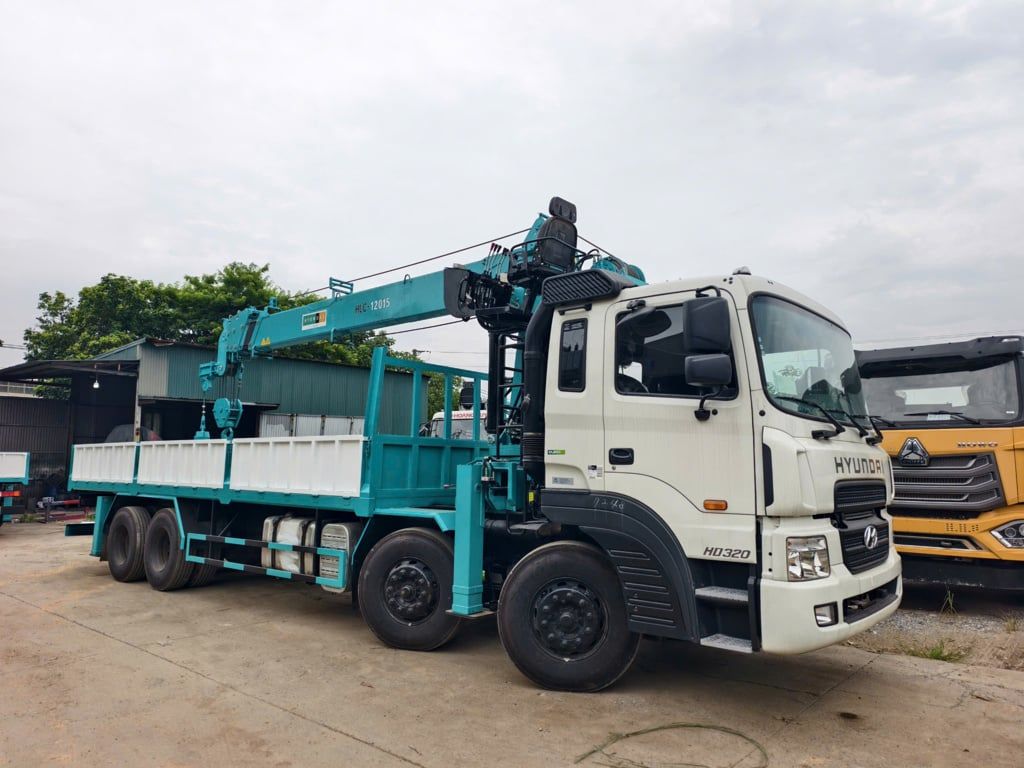 HLC-12015ACE dùng 5 đốt với kết cấu 2 xy-lanh + 2 cáp để đạt 21,0 m