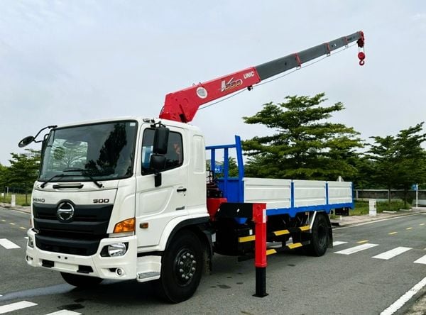 Xe cẩu 5 tấn nền xe UD