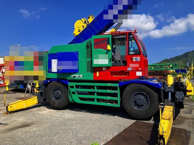 Xe cẩu bánh béo 25 tấn Kobelco RK250-7
