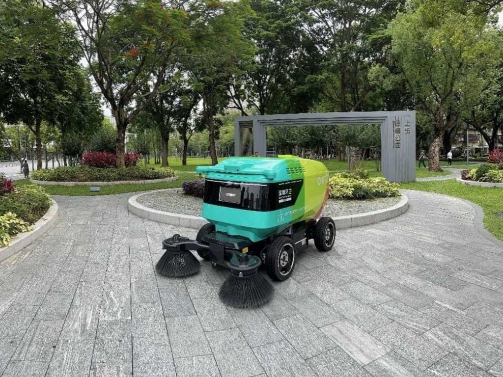 robot vệ sinh đô thị không người láI fULONGMA