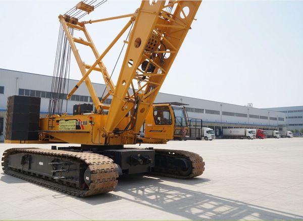 Cẩu xích 180 tấn XCMG