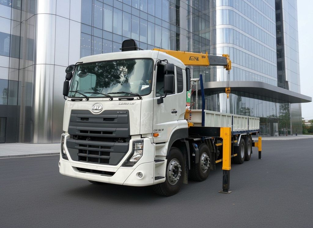 ngoại thất Xe Cẩu Tự Hành 8 Tấn Soosan UD Quester