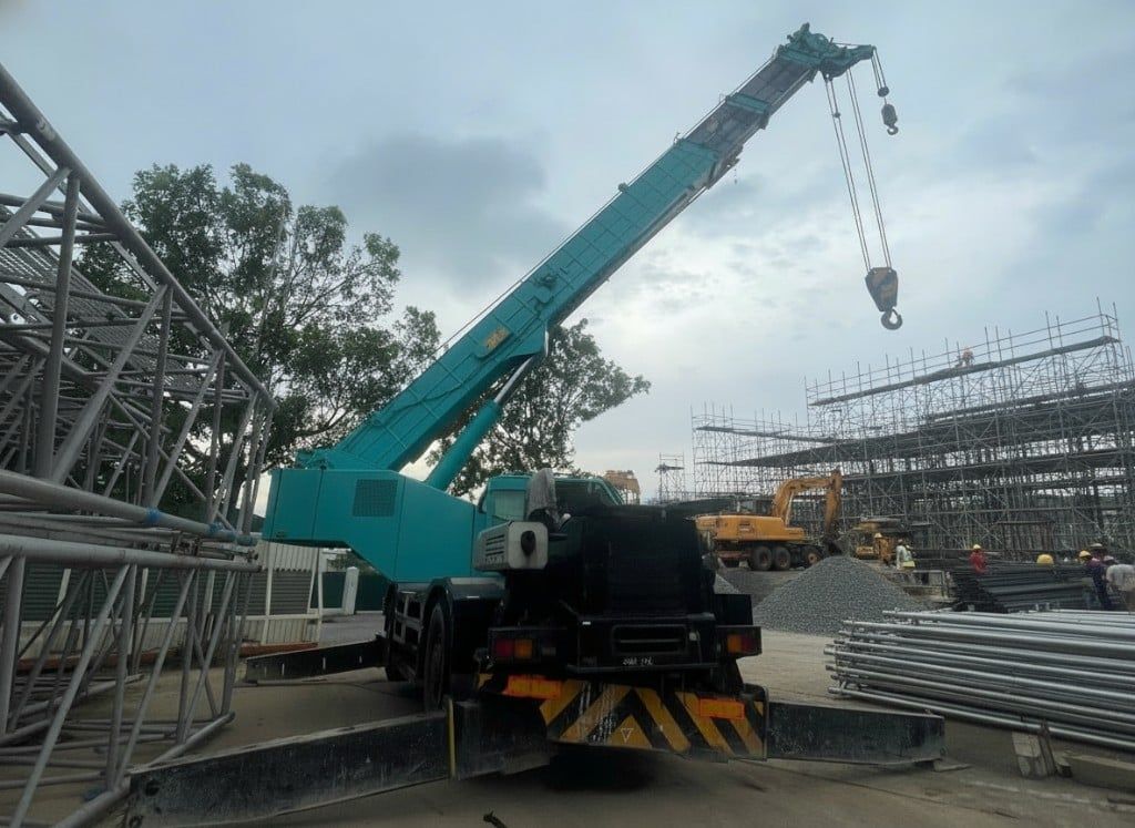 Xe cẩu bánh lôp 50 tấn Kobelco RK500-2 (2005) nhập khẩu từ Nhật Bản