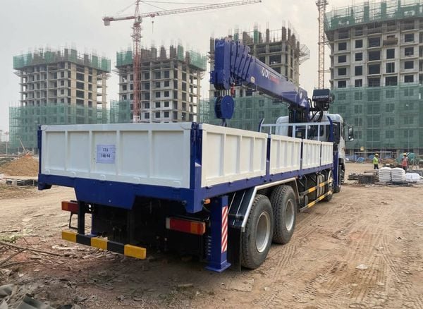 Cẩu tự hành 15 tấn DY SS3506