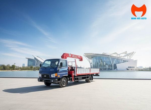 Xe cẩu tự hành 3 tấn Unic Urv375