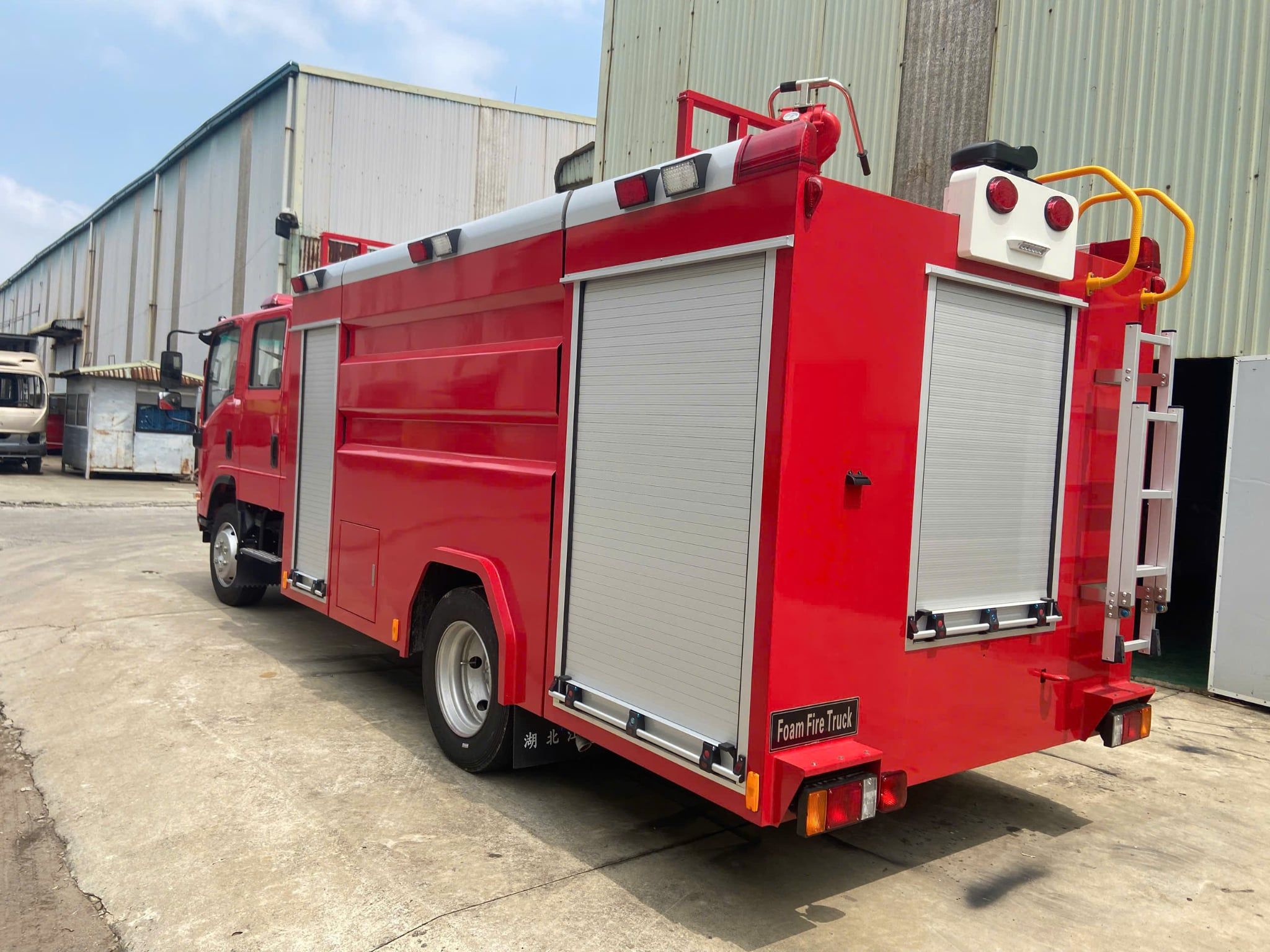 Ứng dụng xe chữa cháy Isuzu 4 khối cabin đôi