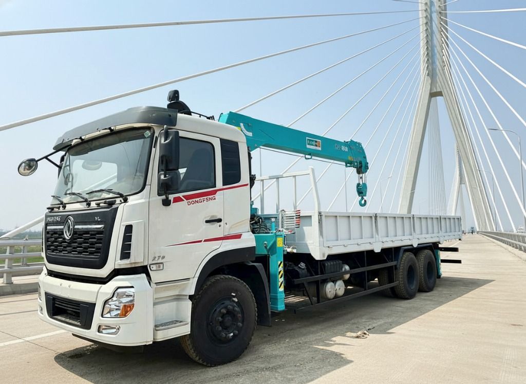 Dongfeng DFL1250A13 gắn cẩu 8 tấn Hyundai
  Everdigm