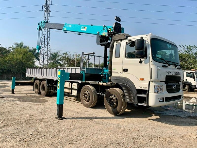 Cẩu HYUNDAI EVERDIMG 12 tấn HLC-12015