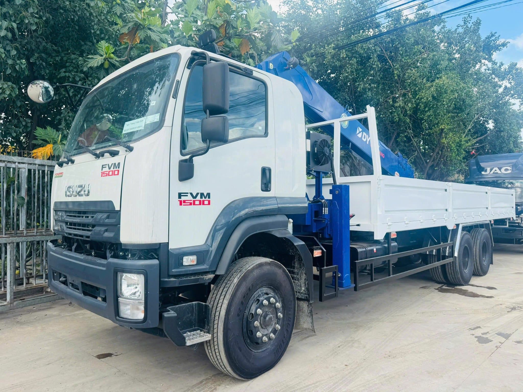 Điểm nổi bật của Isuzu FVM cẩu Dongyang SS2037 8 tấn