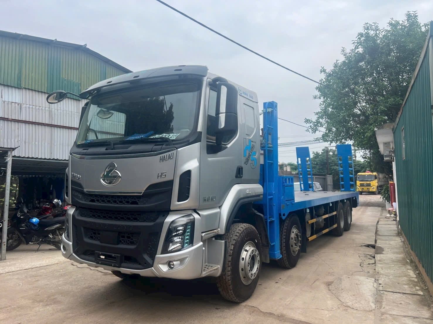 Xe Nâng Đầu Chở Máy Chenglong 4 Chân WLW5310GSSLZ2 – Tải 15.5T Đăng Kiểm 2026