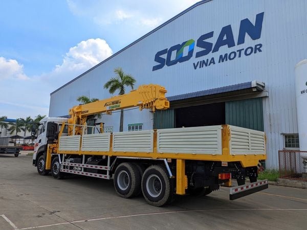 Xecẩu 15 tấn Soosan SCS1516
