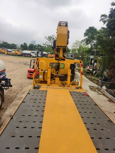 sàn trượt trên xe cứu hộ 3 chức năng Howo