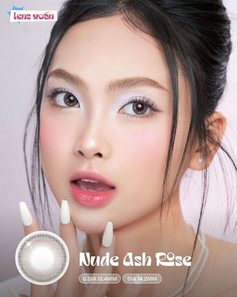 Nude Ash Rose kết hợp makeup hồng nhẹ và trang phục trắng
