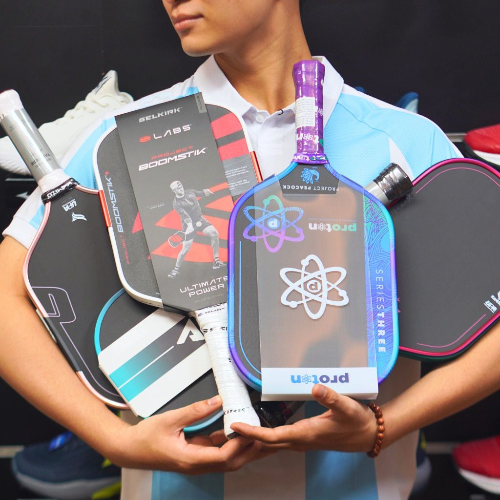 Người Mới Chơi Nên Mua Vợt Pickleball Nào? Hướng Dẫn Chọn Vợt Từ A-Z