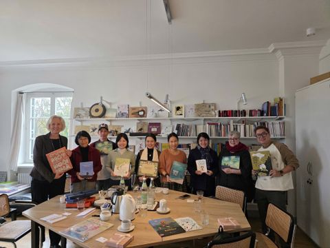 Nhà xuất bản Kim Đồng thăm và làm việc với Thư viện Thanh thiếu niên Quốc tế Munich (Đức)