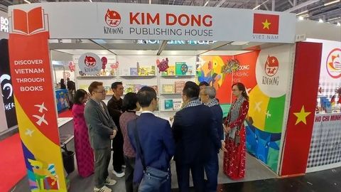 Từ Hội sách Frankfurt 2025: Kinh nghiệm quảng bá văn hóa dân tộc